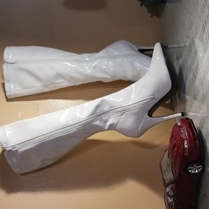 WHITE PLEASER BOOT SIZE 6 ORIGINAL BOX